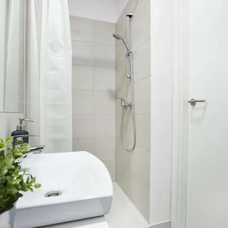 Apartamento Modern In With Desk For Remote Work And Access To The Gym By Renters *