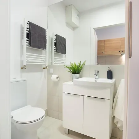 アパート Modern In With Desk For Remote Work And Access To The Gym By Renters