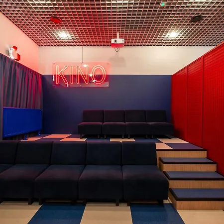 Modern In With Desk For Remote Work And Access To The Gym By Renters ヴロツワフ