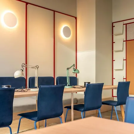 アパート Modern In With Desk For Remote Work And Access To The Gym By Renters