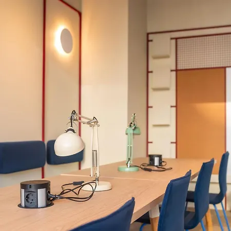 Modern In With Desk For Remote Work And Access To The Gym By Renters *