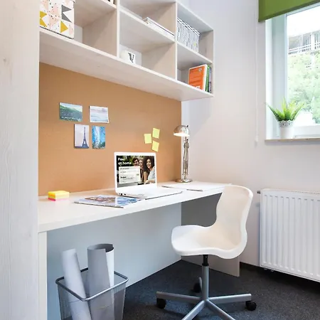 アパート Modern In With Desk For Remote Work And Access To The Gym By Renters
