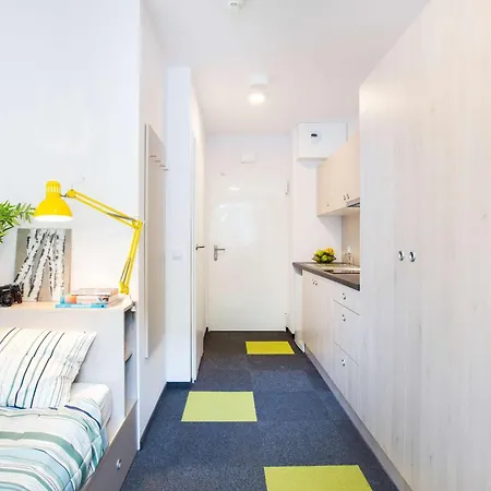 Modern In With Desk For Remote Work And Access To The Gym By Renters Wrocław