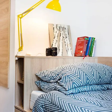Modern In With Desk For Remote Work And Access To The Gym By Renters ヴロツワフ